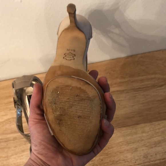 Glint Gold Sequin and Satin Heels Size 6.5 - Picture 13 of 14